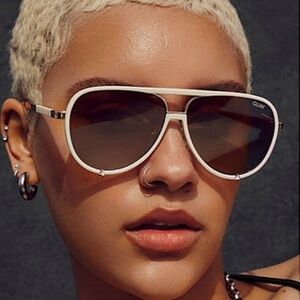 ⚡️SOLD OUT⚡️Quay HIGH PROFILE POLARIZED white&gold frame/Brown lens Sunglasses